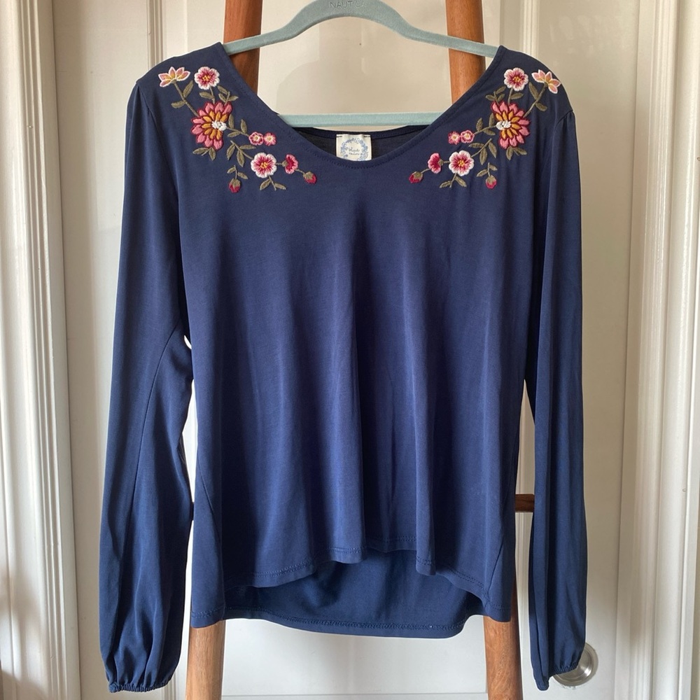 Blue long sleeve embroidered tunic